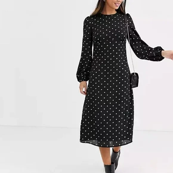 Fashion Union | Dresses | Fashion Union Petite Opne Back Tea Dress In Allover Black And Gold Spot | Poshmark Fashion Union | Dresses | Fashion Union Petite Opne Back Tea Dress In Allover Black And Gold Spot | Poshmark
